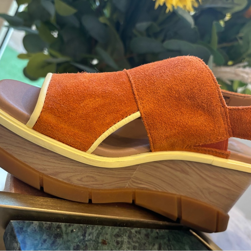 Sorel - Picture 4 of 12
